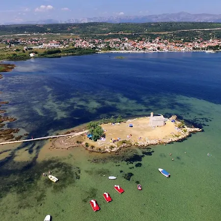 Seaside With A Swimming Pool Posedarje, Novigrad - 6162 Apartman Posedarje