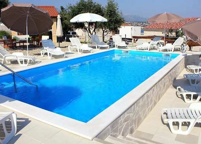 Seaside With A Swimming Pool Posedarje, Novigrad - 6162 珀塞达耶