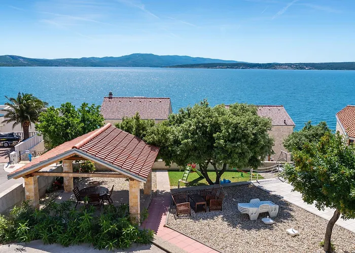 Seaside With A Swimming Pool Posedarje, Novigrad - 6162 珀塞达耶