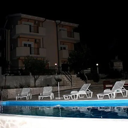 Seaside With A Swimming Pool Posedarje, Novigrad - 6162 * Поседарье