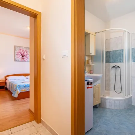 Seaside With A Swimming Pool Posedarje, Novigrad - 6162 Апартаменты Поседарье