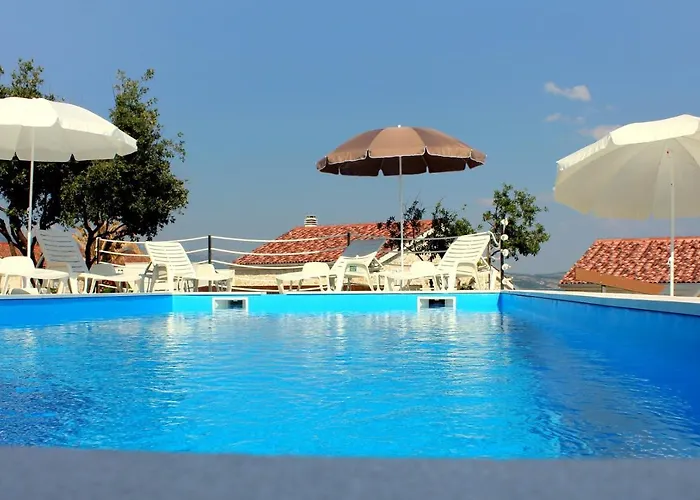 Apartman Seaside With A Swimming Pool Posedarje, Novigrad - 6162 *